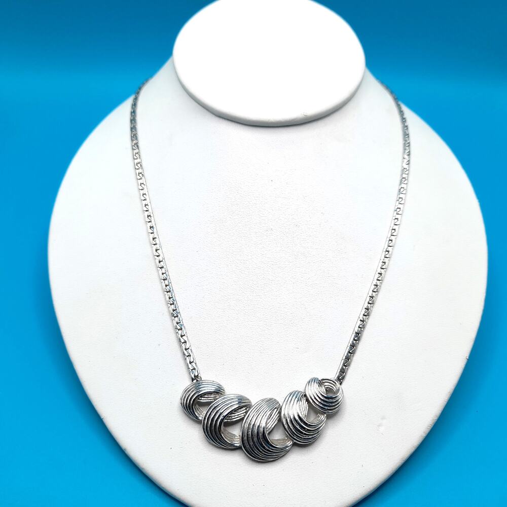 Vintage Avon Pendant Necklace, Silver Tone, Vintage Jewelry